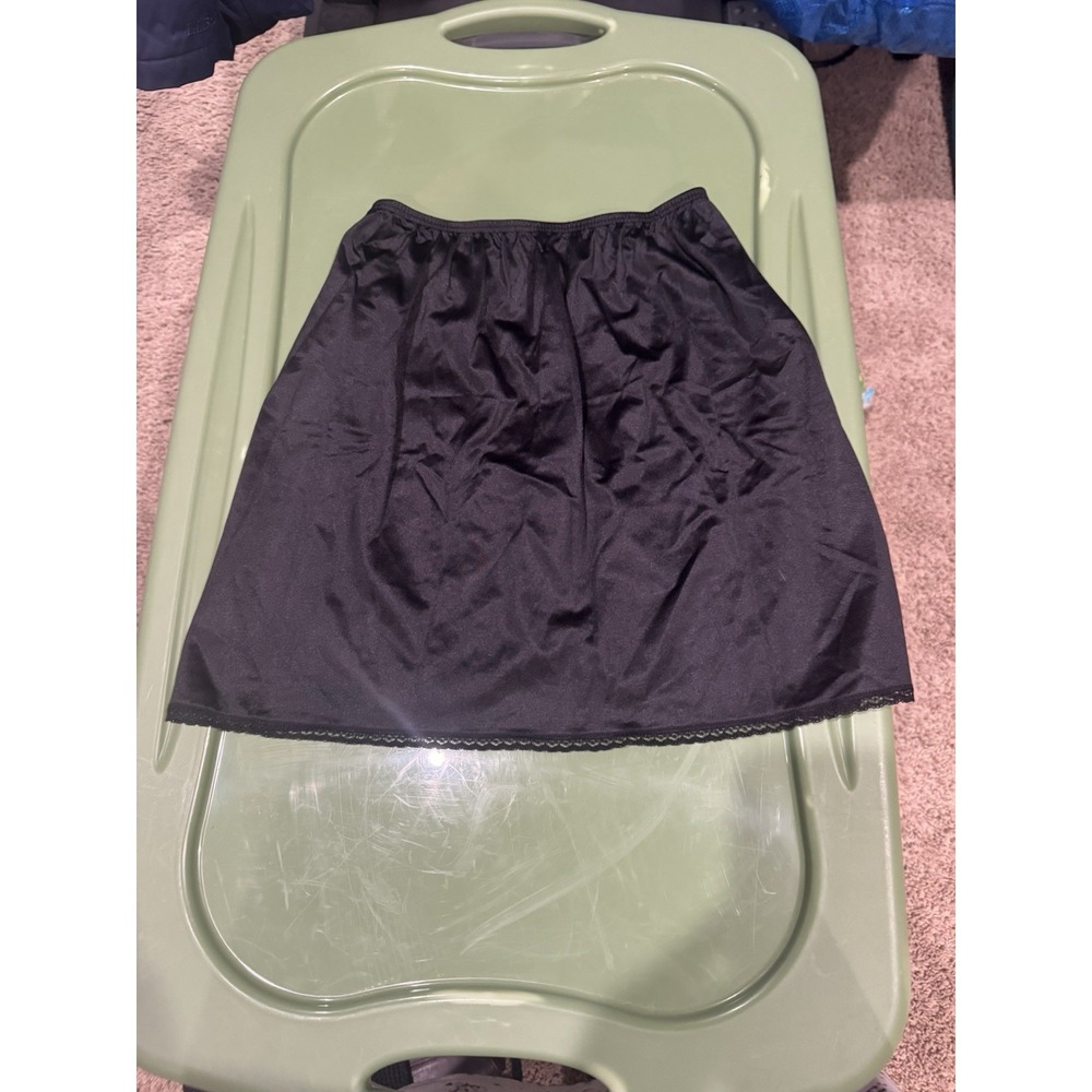 Vintage Half Slip SIZE SMALL mini short length 16" black nylon slit VANITY FAIR